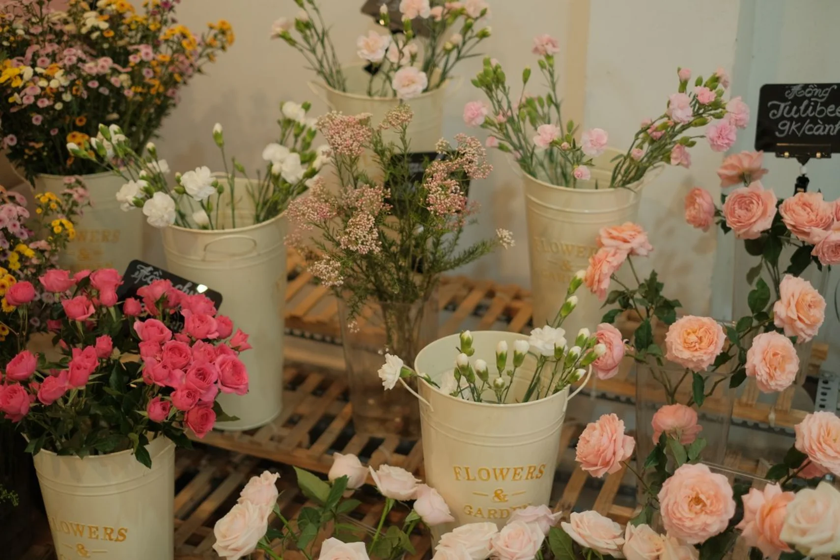 Foam cắm hoa Oasis — Hướng dẫn sử dụng đúng cách từ A-Z cho florist & chủ shop hoa