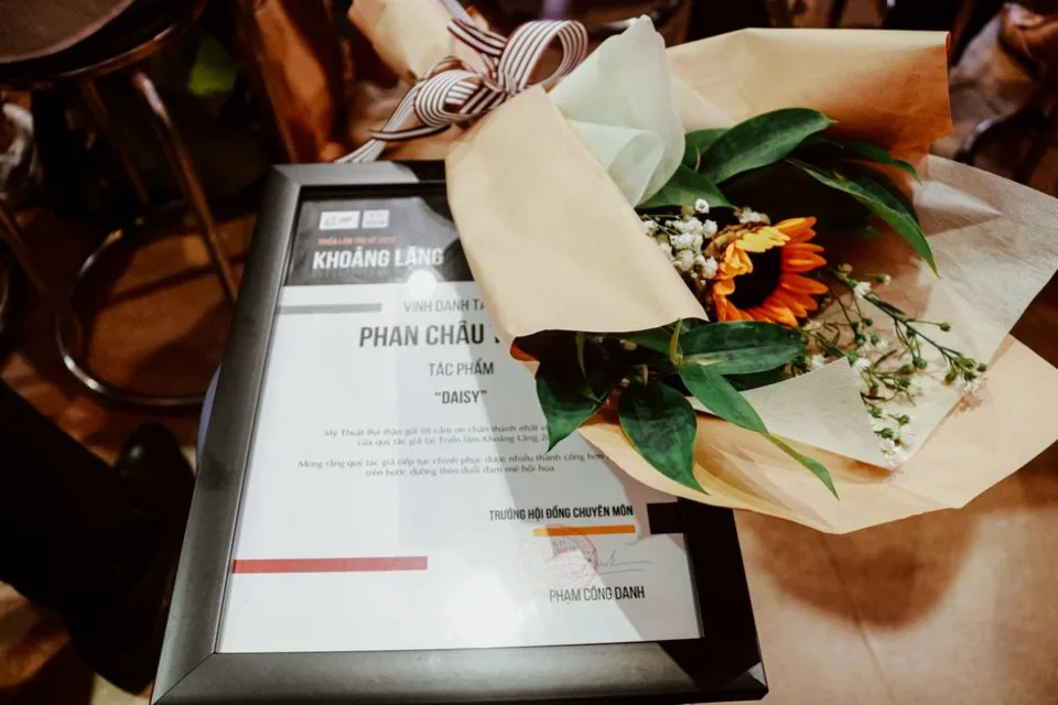 Ảnh bài viết Phụ liệu gói hoa sỉ — Mua ở đâu giá tốt? Cẩm nang từ A–Z cho florist & chủ shop hoa