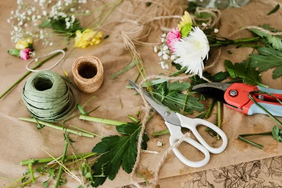 Dụng cụ shop hoa cần có 2025: Danh sách đầy đủ cho người mới