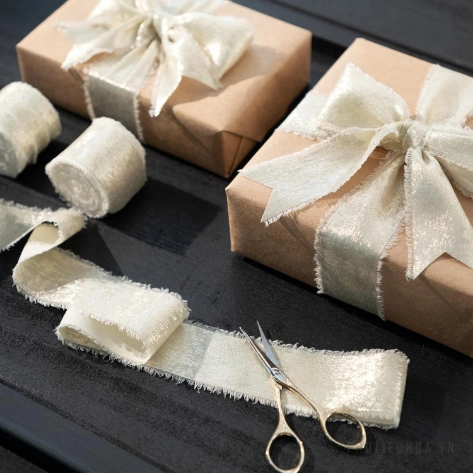 Cuộn ruy băng vải lụa phủ nhũ bạc đồng xé tua viền 4cm x 5yard (1 cuộn) ảnh 9