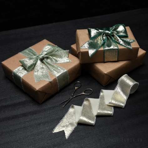 Cuộn ruy băng vải lụa phủ nhũ bạc đồng xé tua viền 4cm x 5yard (1 cuộn) ảnh 8
