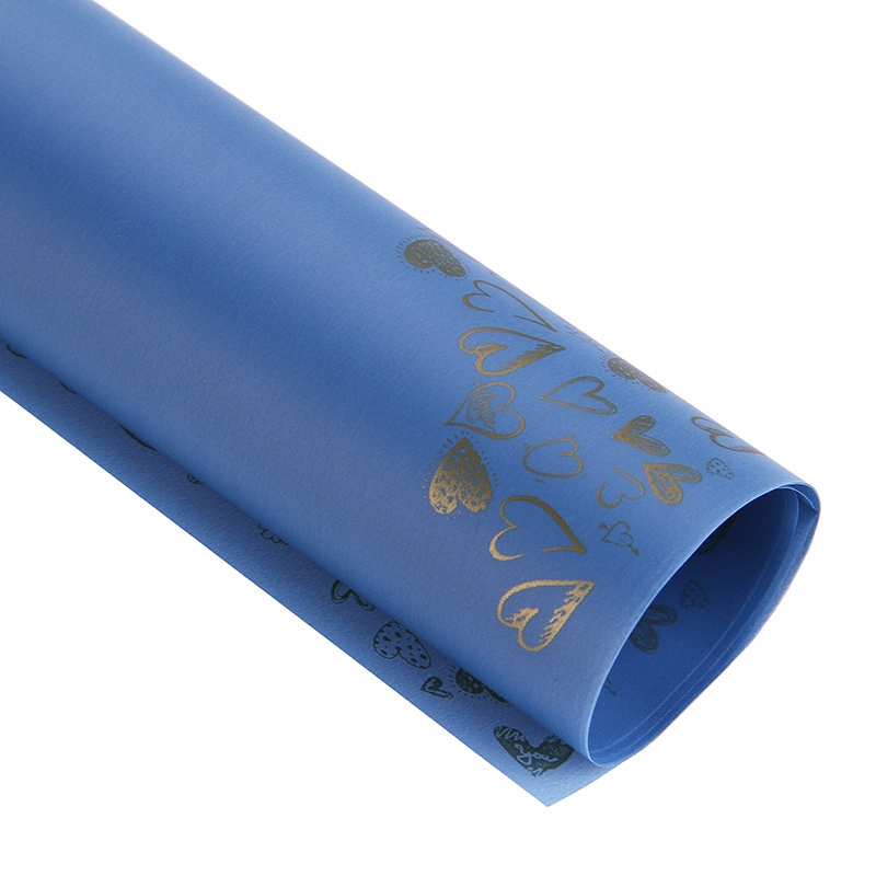 Xấp 10 giấy gói hoa bóng mờ chống nước họa tiết trái tim vàng 4 góc  tờ 57x57 ảnh 10