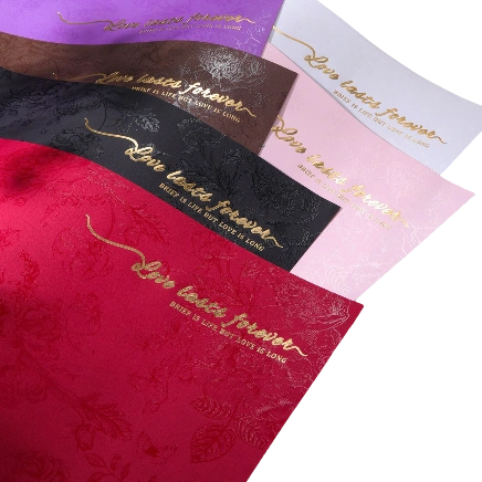 Ảnh sản phẩm Giấy gói hoa ép kim cứng cáp 150gr túi 10 tờ 1